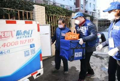 是明芳委員率企業為援鄂醫療隊員家庭提供保潔服務，暖心守護彰顯社會責任